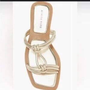Azalea Wang 
STETSON SANDAL IN GOLD/TAN SIZE 7